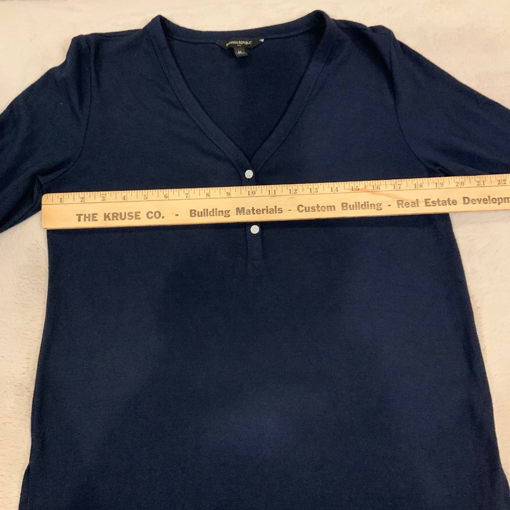 Banana Republic Blue M Henley Alpine Monochrome Minimalist Cottagecore Classic - Picture 3 of 6